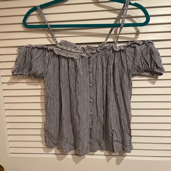 American Eagle Blouse - Picture 3 of 4